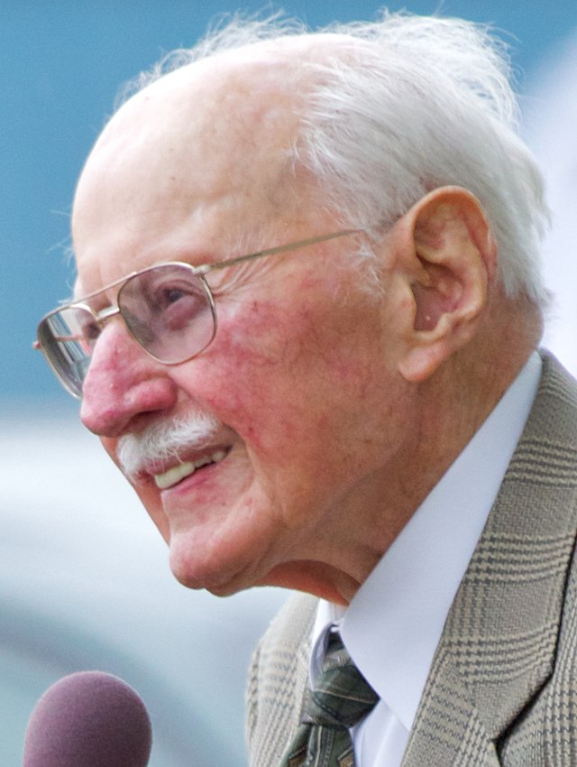 Legendary Pilot Bob Hoover Dies at 94